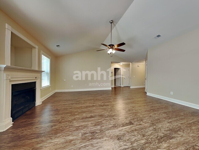 Photo - 323 Carriage Wheel Rd