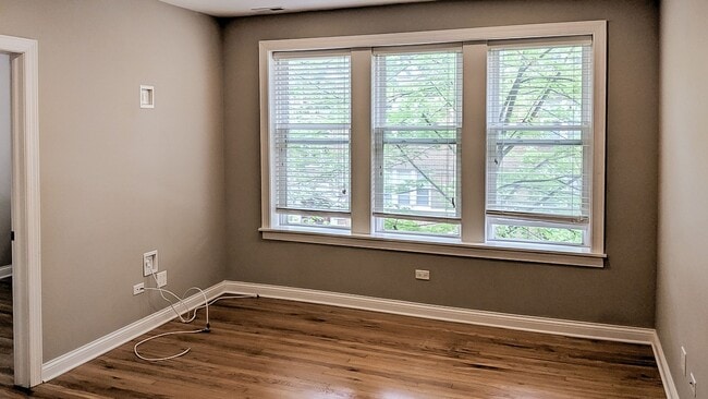 Photo - 3804 N Marshfield Ave Unit 2