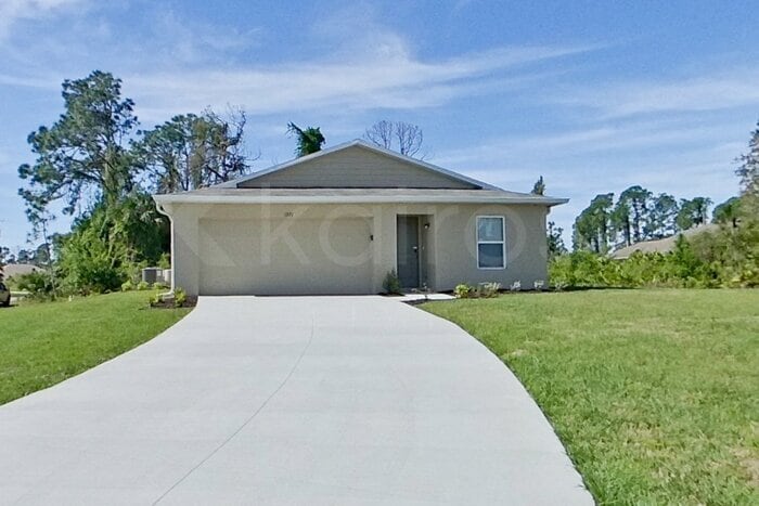 Photo - 1221 Calgary Rd