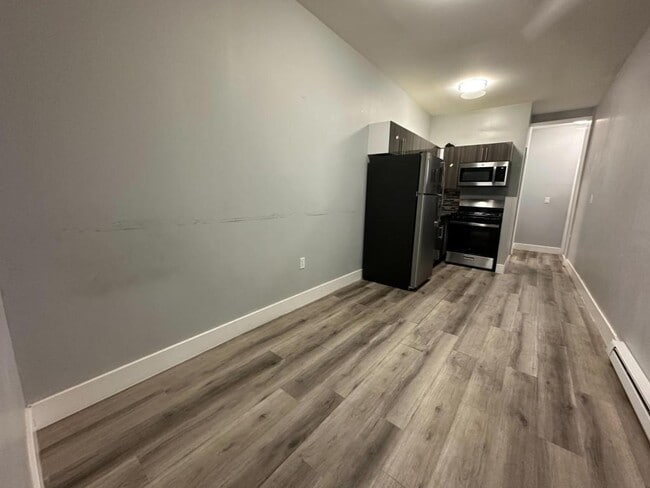 Photo - 139 School St