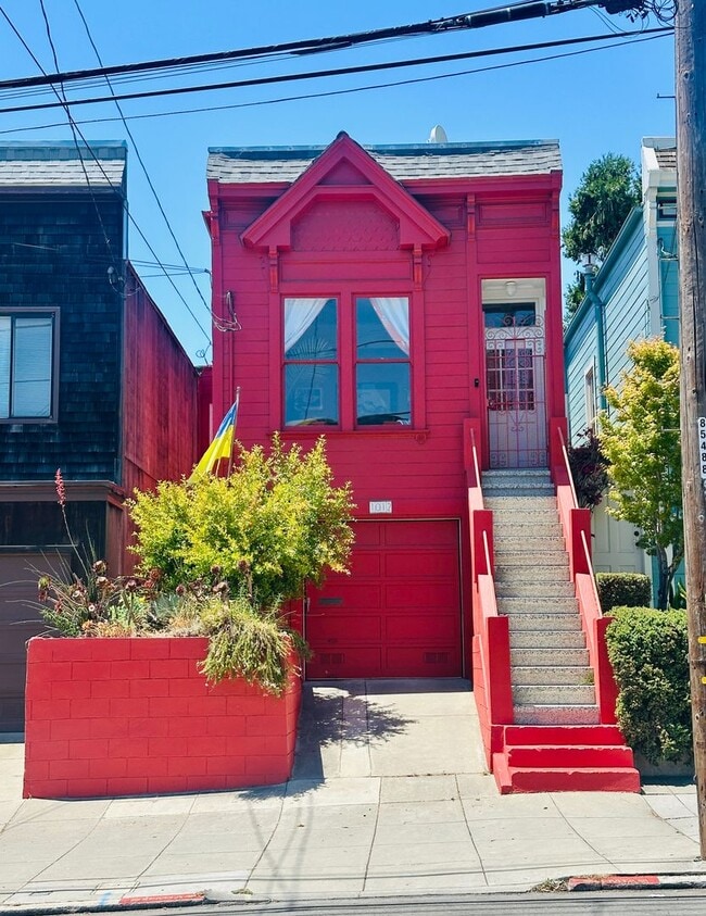 Building Photo - Rare Dogpatch 1890s Historic Pelton Cottag... Rental