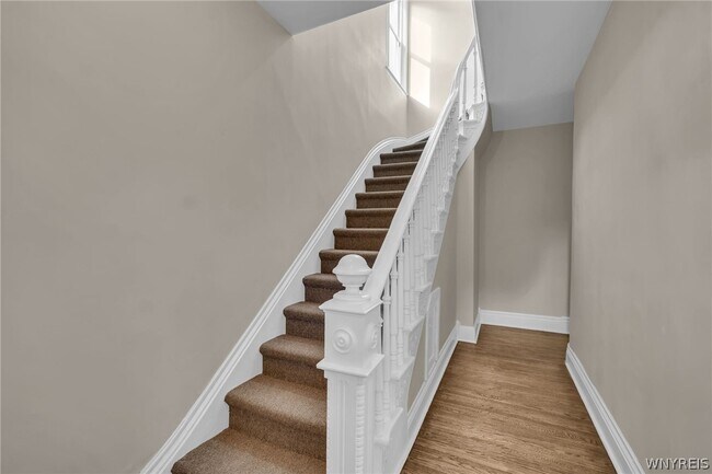 Photo - 501 ,LOWER Ave