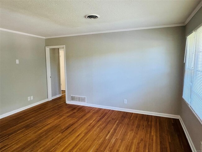 Photo - 664 Joryne Dr