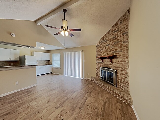 Photo - 2606 Elm Hollow St