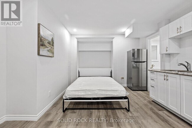 Photo - 228 Lebreton St N