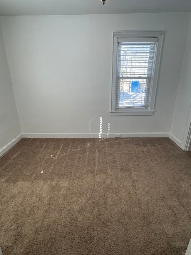 Dining Room - 74 Pleasant St Unit 2 Bed 1 Bath Apartment