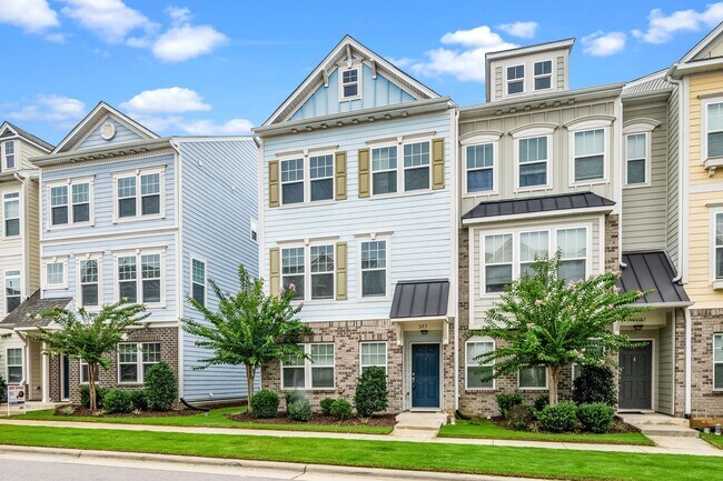 Building Photo - Everything You Need. All Right Here. Chic ... Rental