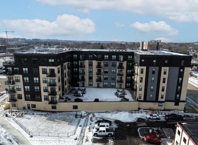 Photo - 28 7th St NE