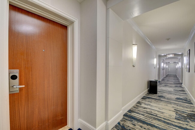 Building Photo - 3800 N Ocean Dr Unit 518 Rental