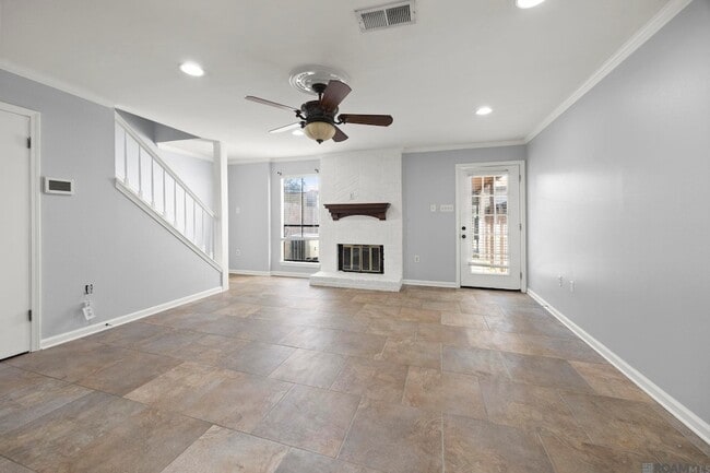 Photo - 9817 Siegen Ln