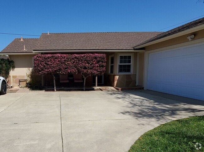 Building Photo - Beautiful Home near Laguna Lake