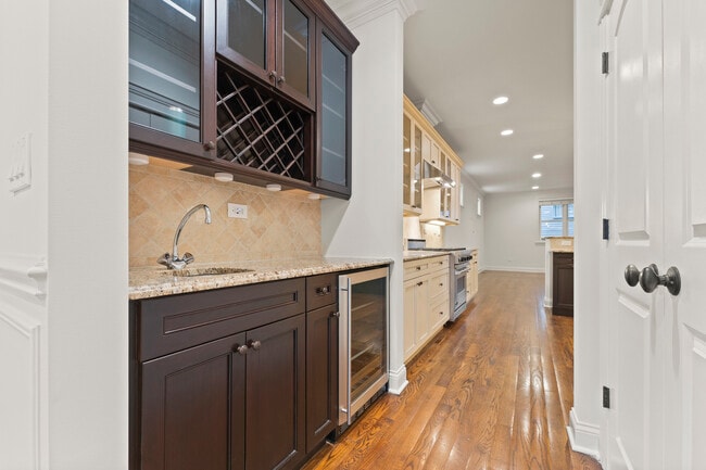 Photo - 3716 N Kenmore Ave Unit 1