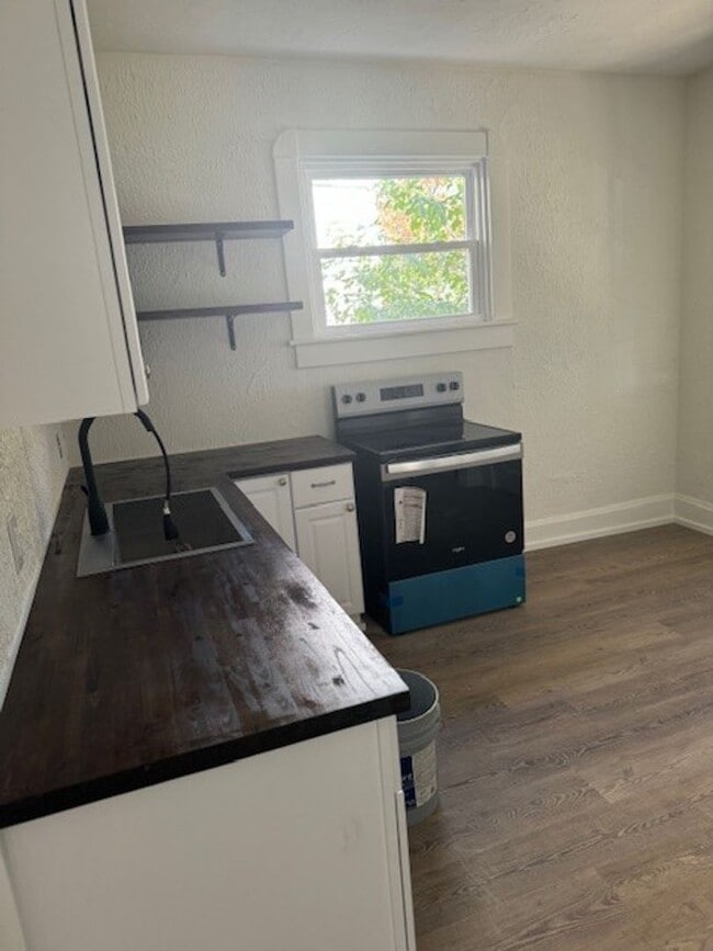 Photo - Spacious Newly Remodeled 3 Bedroom