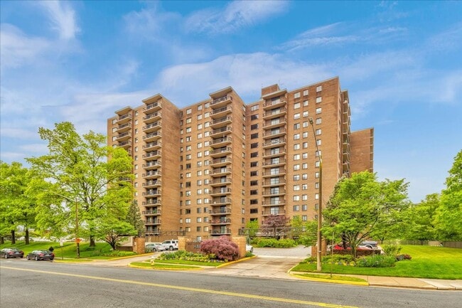 Building Photo - 1-bedroom, 1-bath condo Unit 1