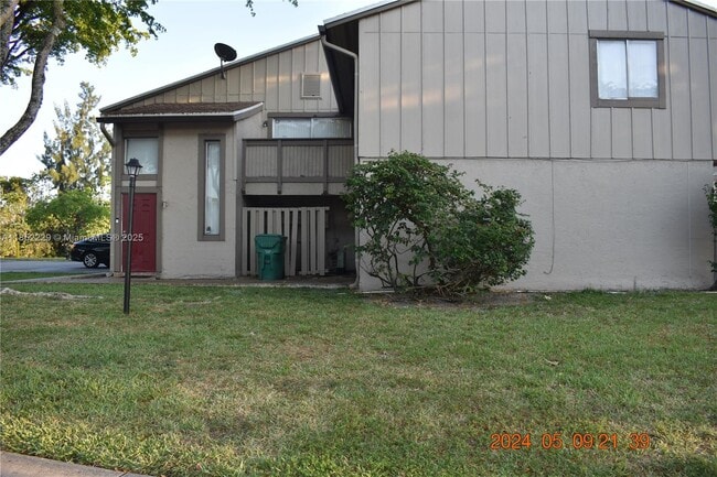 Building Photo - 5808 NW 21st St Rental