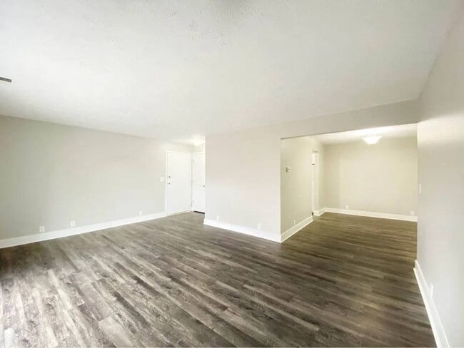 Fontainebleau Apartments