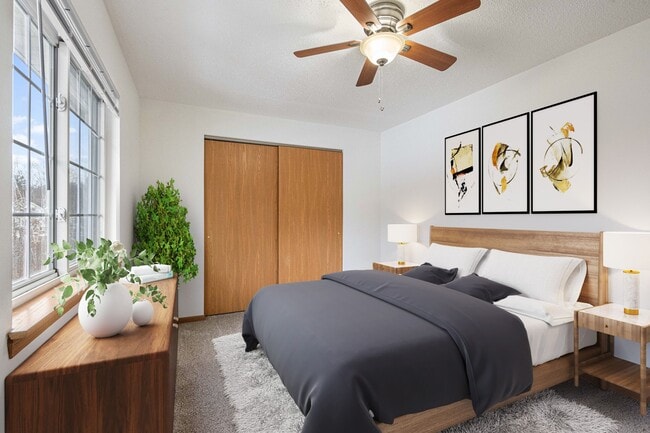 Photo - Woodland Park Apartments