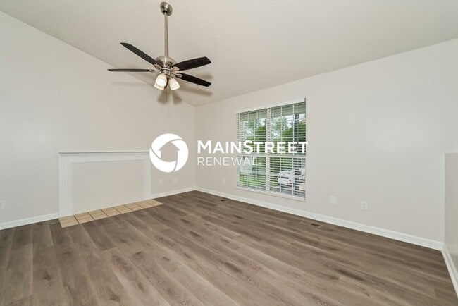 Photo - 3 Bedroom Pet-Friendly Home in KNOXVILLE, TN with Main Street Renewal