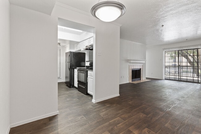 Photo - Lincoln Court