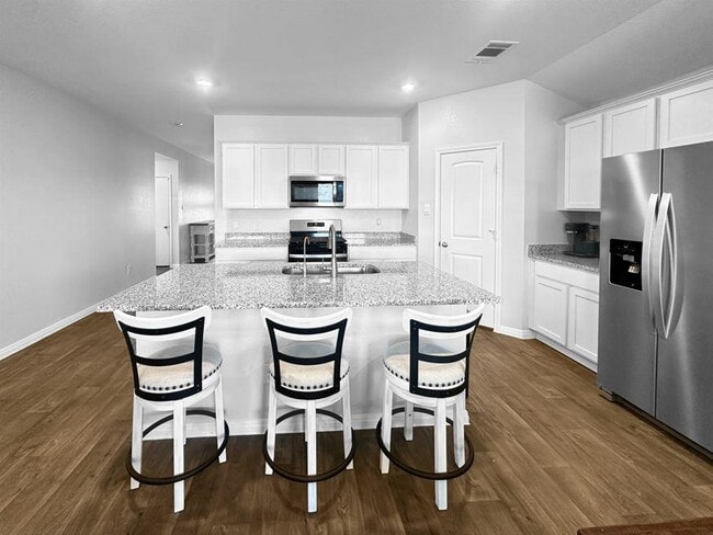 Photo - 730 Gladiola Lp