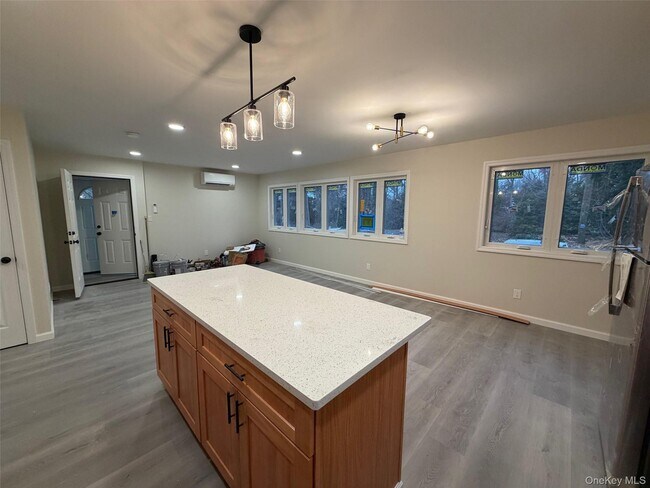 Photo - 14 Cornwall Ln