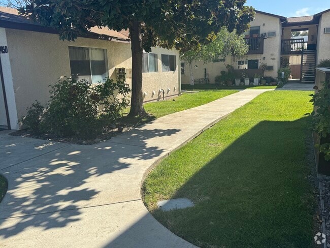 Building Photo - 7478 Santa Ysabel Ave Unit A Rental