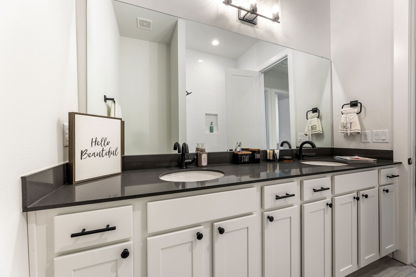 Photo - 5725 White Magnolia St.