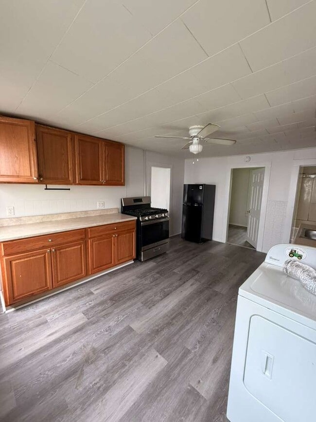 Building Photo - 778 3rd Ave Unit #1