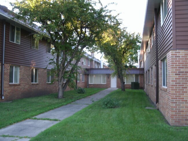Photo - Continental Covenant Apartments