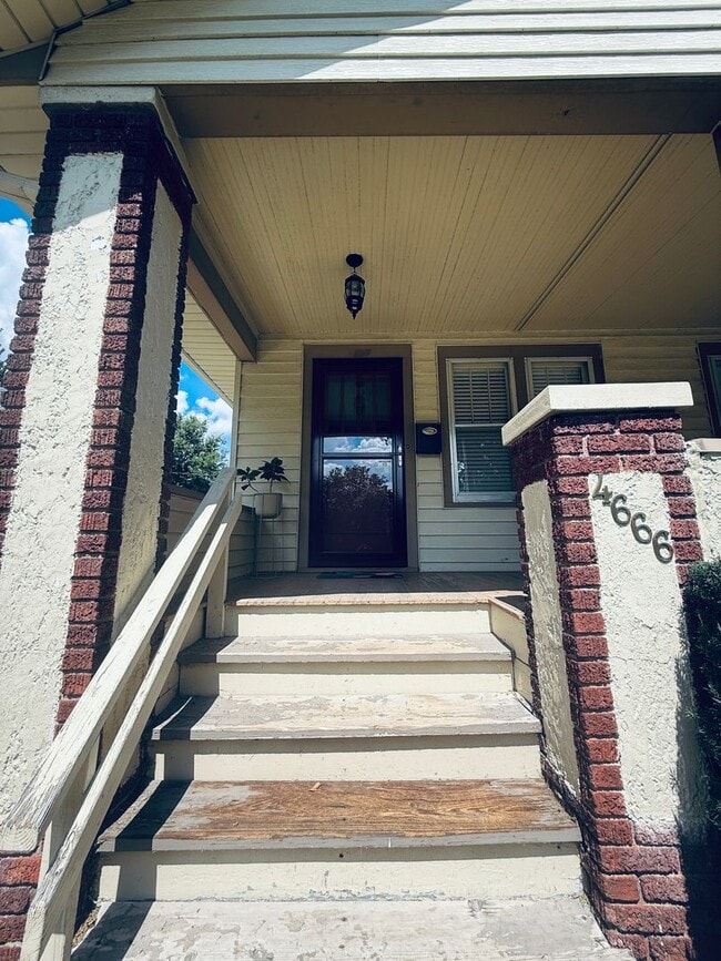 Photo - 4666 Poppleton Ave