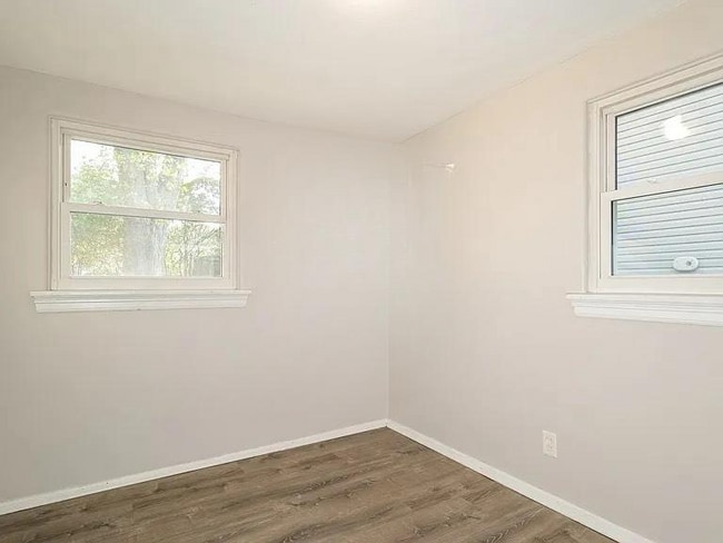 Photo - 24 St Laurence Dr