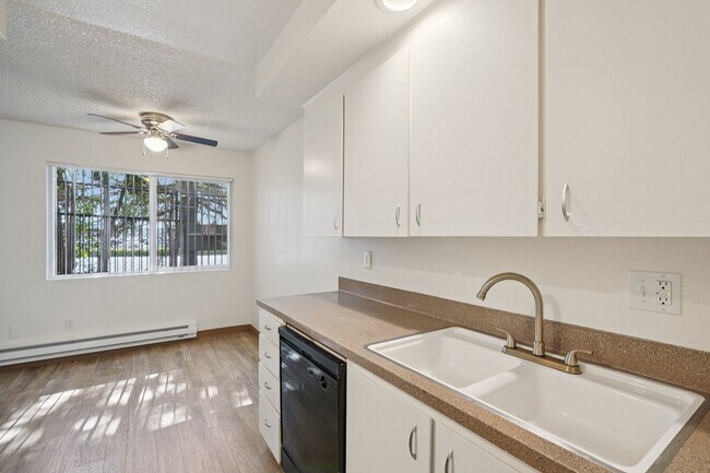 Georgetown Manor Apartments