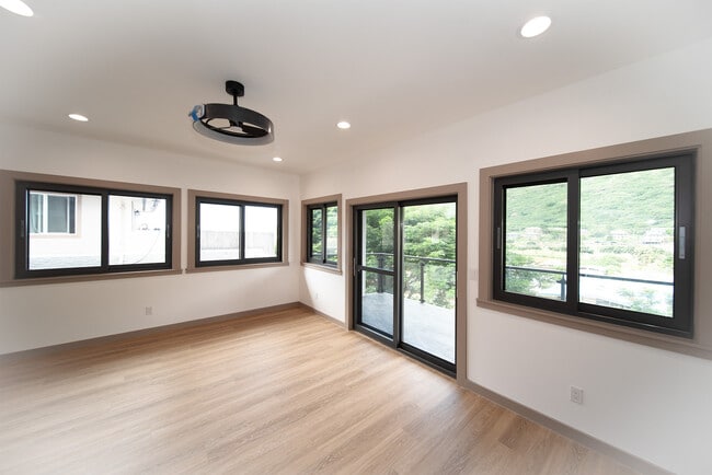 Photo - 2056 10th Ave Unit Back 3