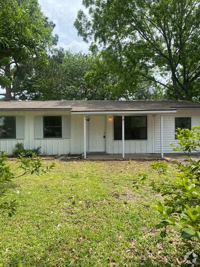 Building Photo - 1421 George Dr Rental