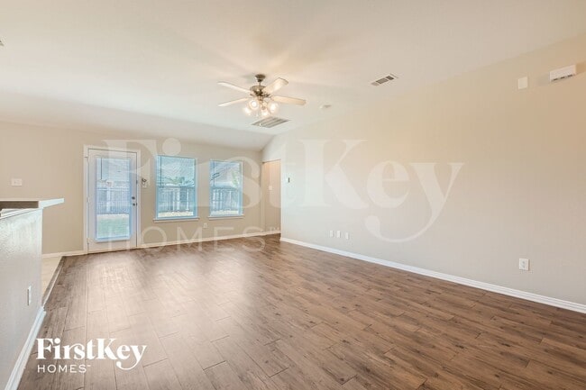 Photo - 1825 Ridgecrest Dr