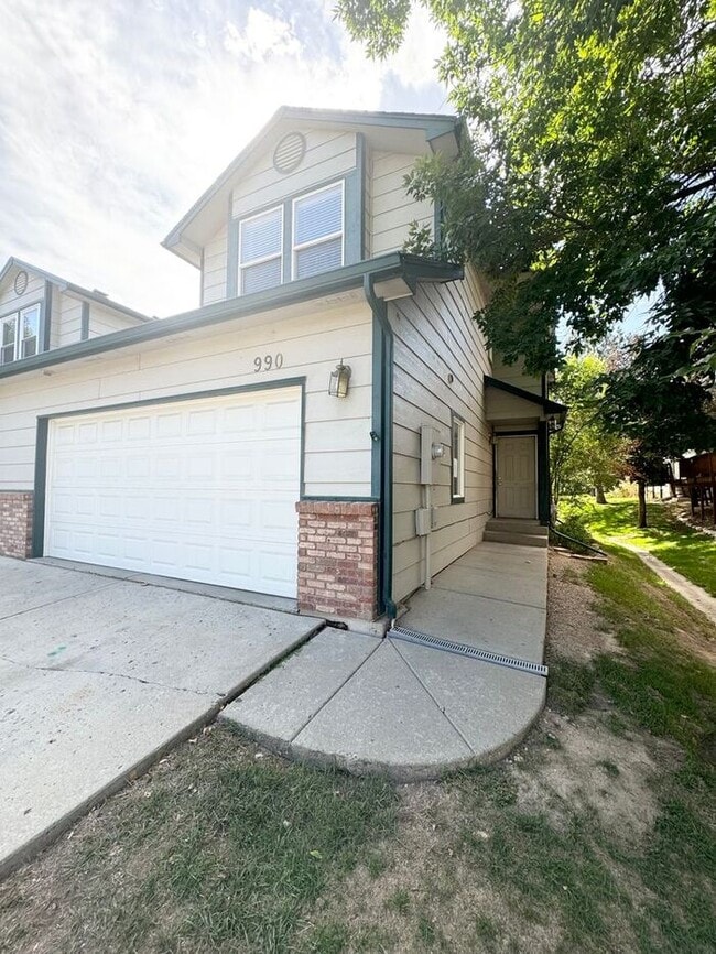 Building Photo - Wonderful 2 Story 3 Bedroom 2.5 Bath Townh... Rental