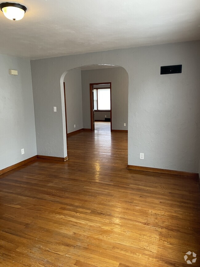 Building Photo - 426 Kosciuszko St Rental