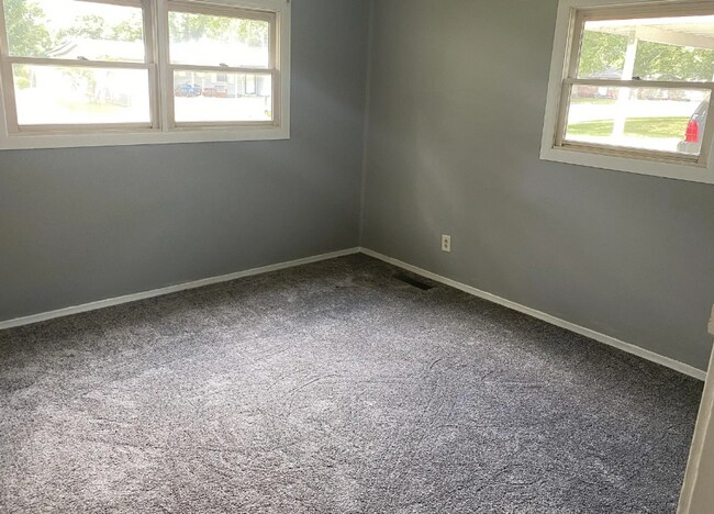 Photo - 2013 Greendale Dr