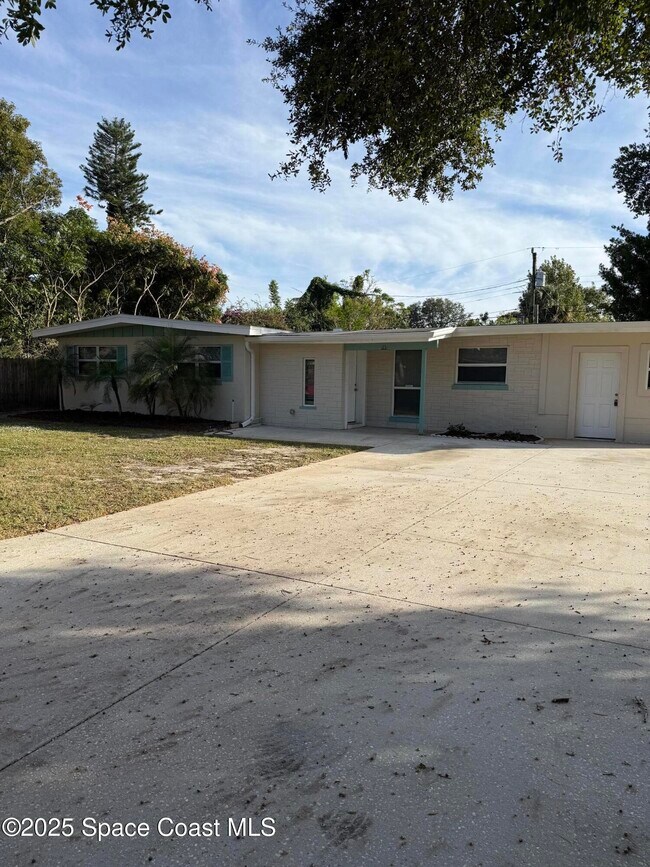 Photo - 895 Delano Rd