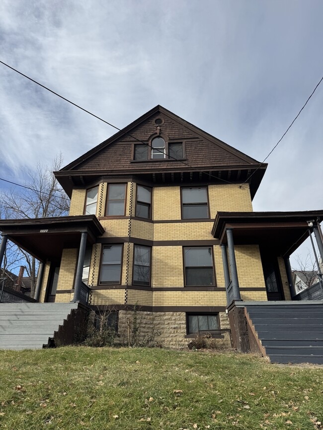 Building Photo - 2241 Burnet Ave