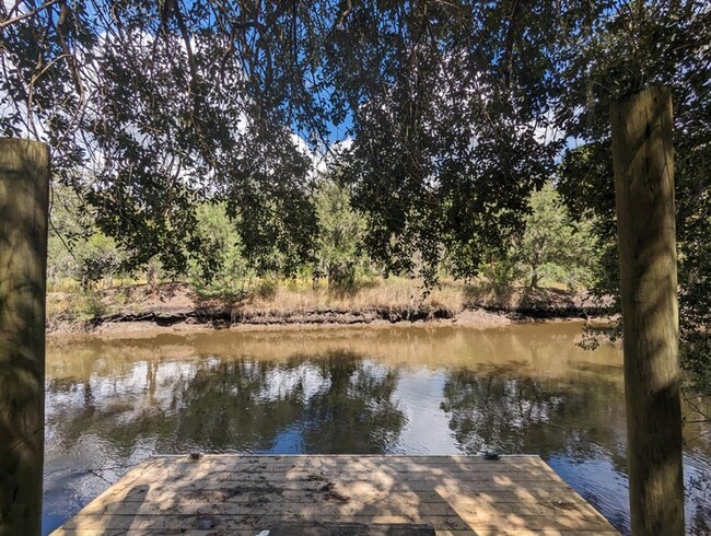 Private Crabbing Dock - Private Crabbing Dock House