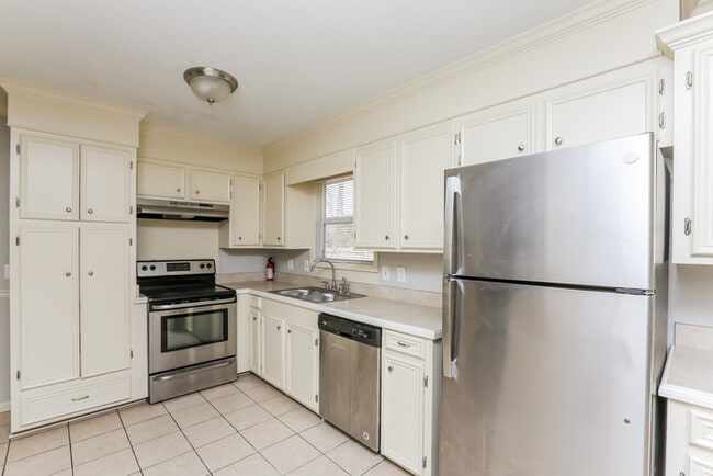 Photo - 5606 Warwick Dr