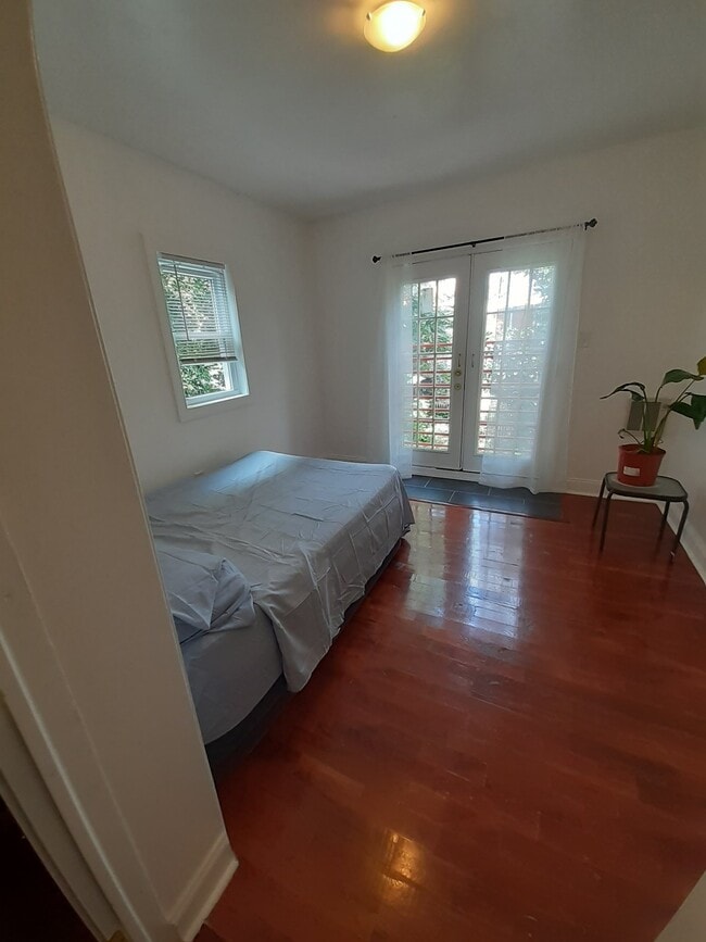 Photo - 2113 Fitzwater St Unit 2