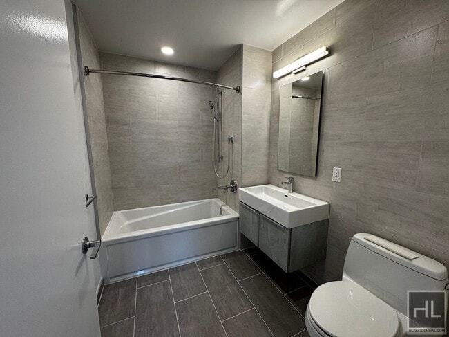 Photo - NORTHERN BOULEVARD Unidad 7T