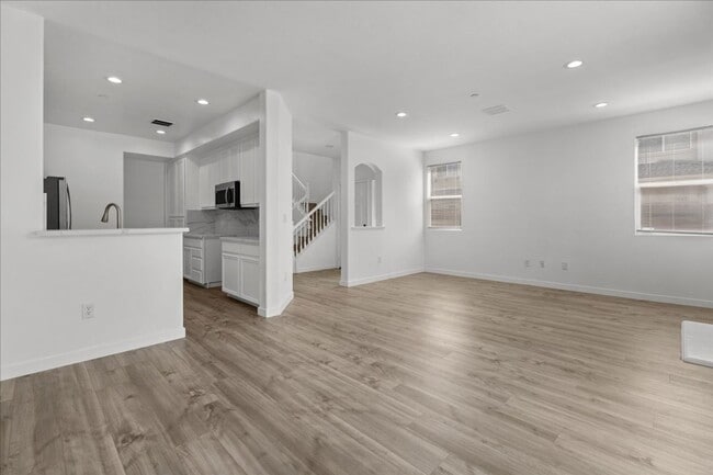 Fully Renovated 4 Bed 2.5 Bath Stunner In ... - Fully Renovated 4 Bed 2.5 Bath Stunner In ...