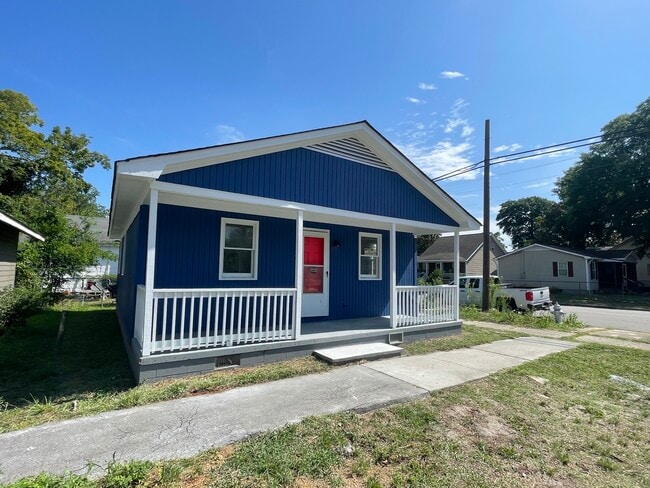 Building Photo - 521 Swann St