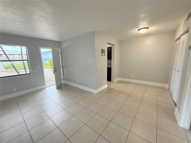 Photo - 2129 Davie Blvd Unidad 135