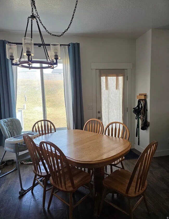 Photo - 284 Eaglewood Dr