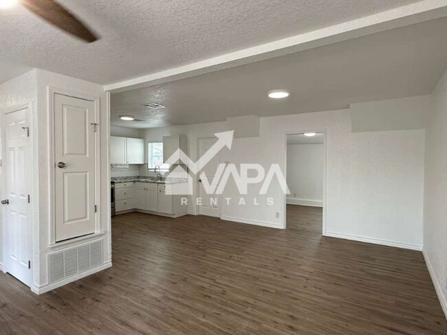 Photo - 2902 Woodcliffe St