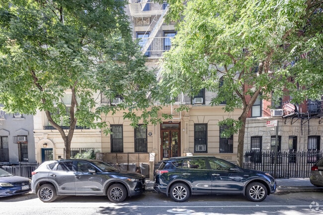 Photo - 162 E 91st St